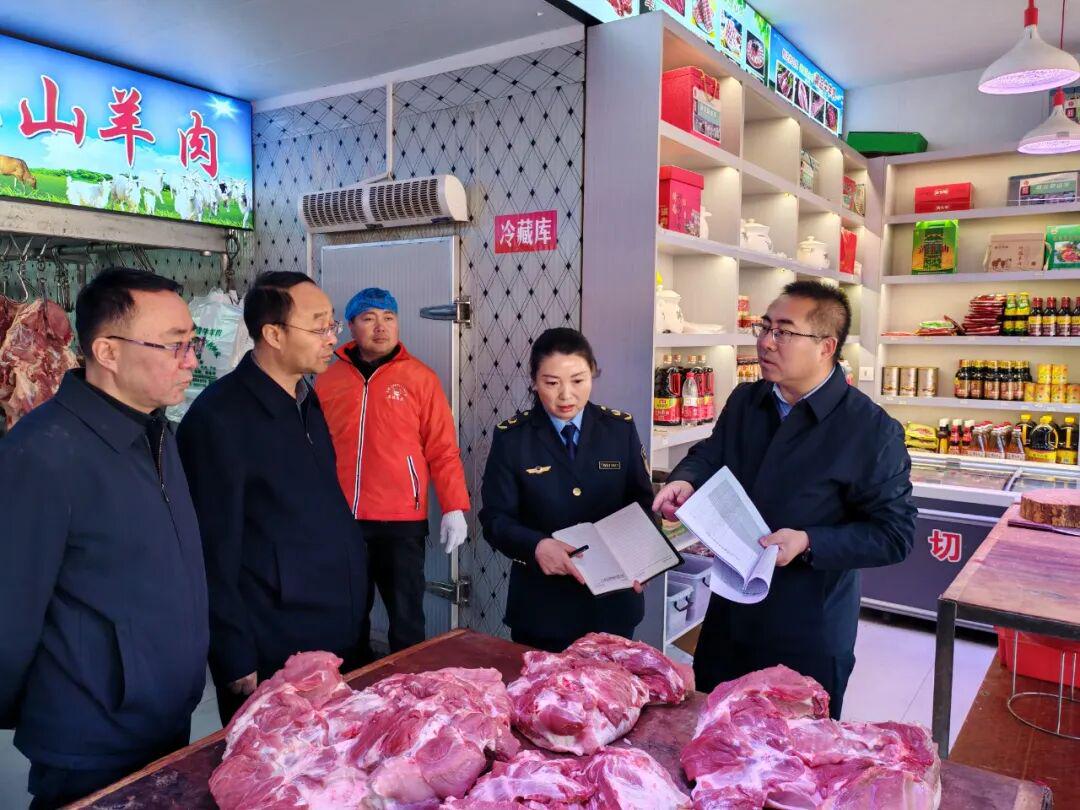寶塔區(qū)侯斌鋒深入調(diào)研學(xué)校食堂食材采購(gòu)工作，筑牢校園食品安全防線